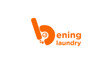 Staff Setrika di Bening Laundry